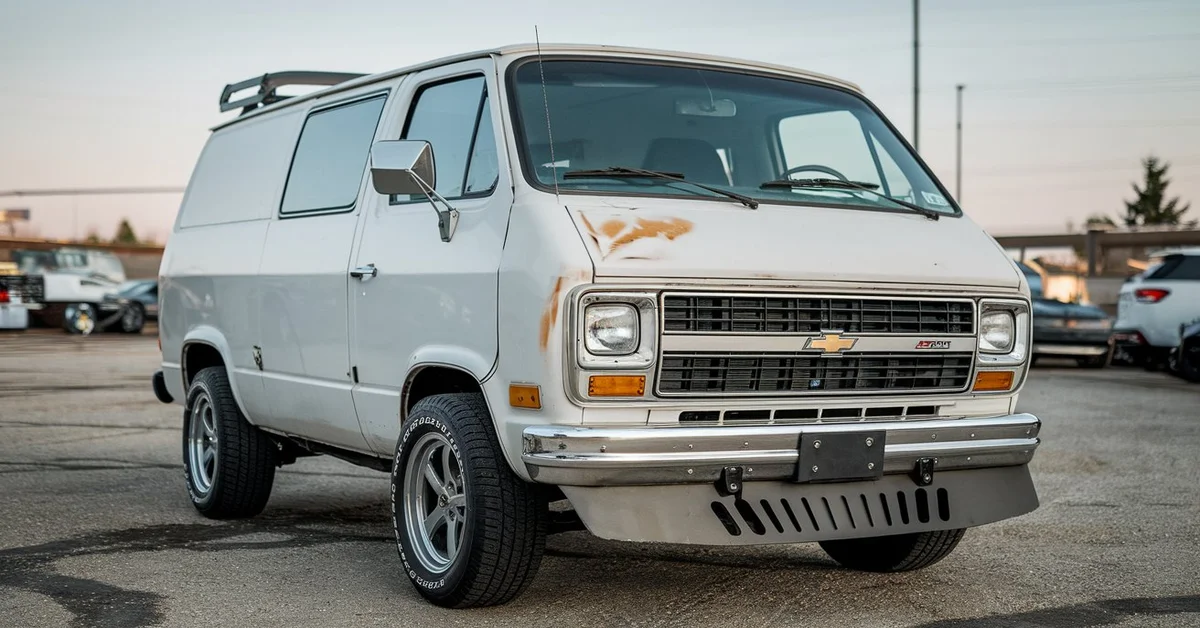 1984 Chevrolet Van G10 with a Split Lip Air Dam Kit